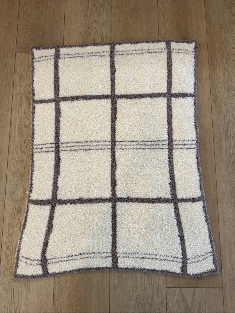 Barefoot Dreams Cozy Chic Throw Blanket 35x28. Brand New